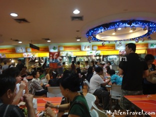 Plantinum Mall Food Court 2