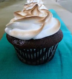 Chocolate Cupcakes with Toasted Marshmallow Meringue Frosting | by Life Tastes Good are loaded with chocolaty goodness and you only need 1 bowl to make 'em!! How awesome is that??