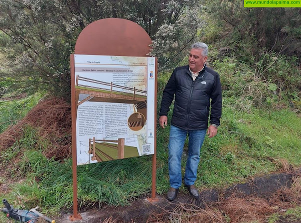 José Ángel Sánchez da por concluida la labores de acondicionamiento de los dos únicos puentes de madera de Tea que existen en La Palma