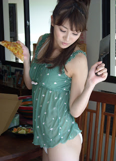 Ai Takabe Japanese Sexy Voice Actress Sexy White Bikini Enjoying Orange Juice And Pizza 2