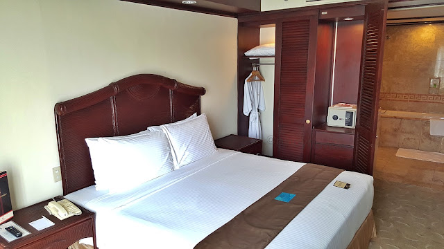 bedroom of the suite room at Waterfront Mactan Airport Hotel & Casino