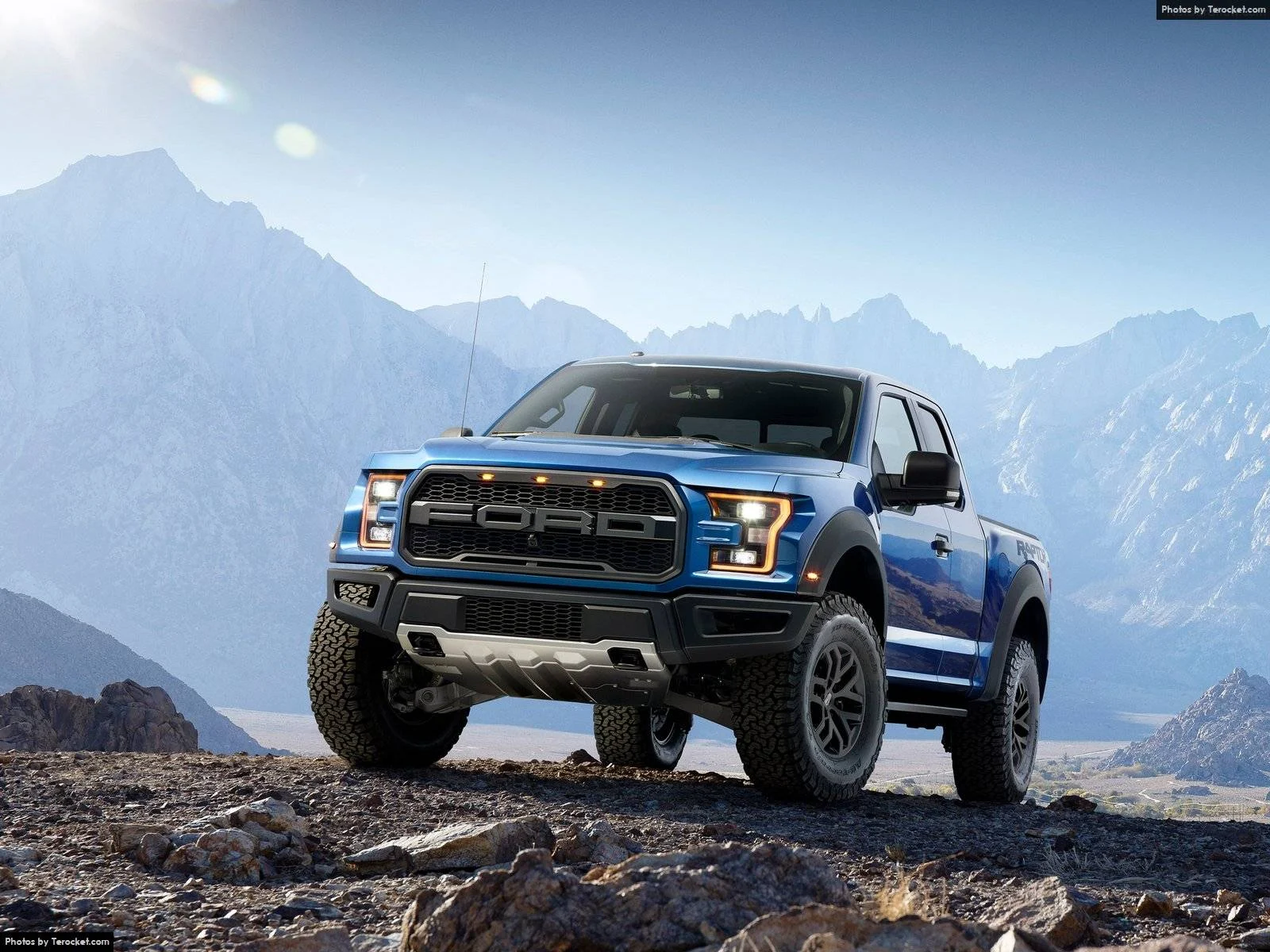 Hình ảnh xe ô tô Ford F-150 Raptor 2017 & nội ngoại thất