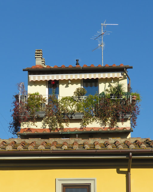 A house on the roof, Largo Annigoni, Florence