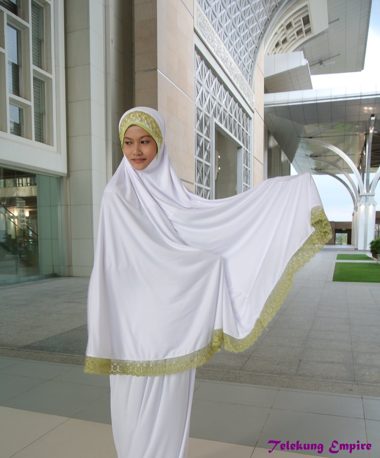 Telekung Mawaddah - Lace Moss Green