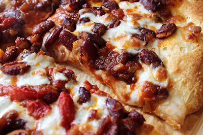 La bontà di un connubio tanto amato, trasformato in pizza. Pasta e fagioli, solo che la pasta è la base per pizza Verace Stuffer.