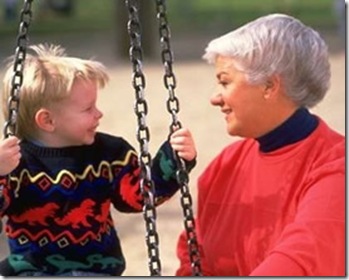 granny and grandson on tireswing2