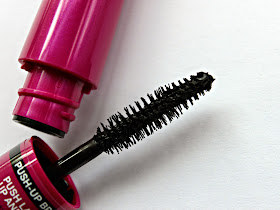 A picture of Maybelline Big Eyes Volum'Express Mascara