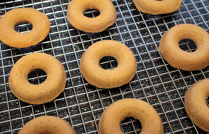 Arnold Palmer Baked Donuts // A Style Caddy