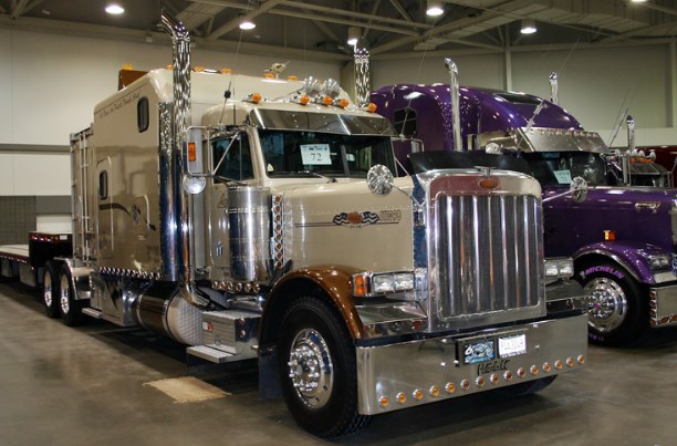 gambar truk keren Peterbilt 379 Great 1