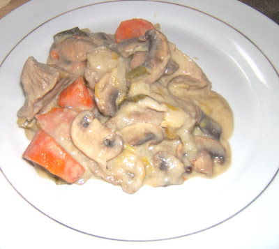 Estofado de ternera blanca a la antigua (blanquette de veau)