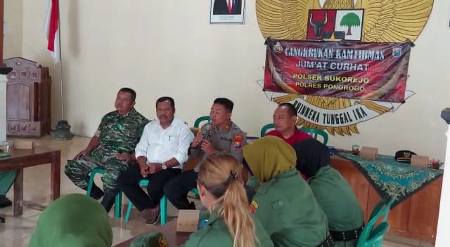  KAPOLSEK SUKOREJO GELAR JUMAT CURHAT 