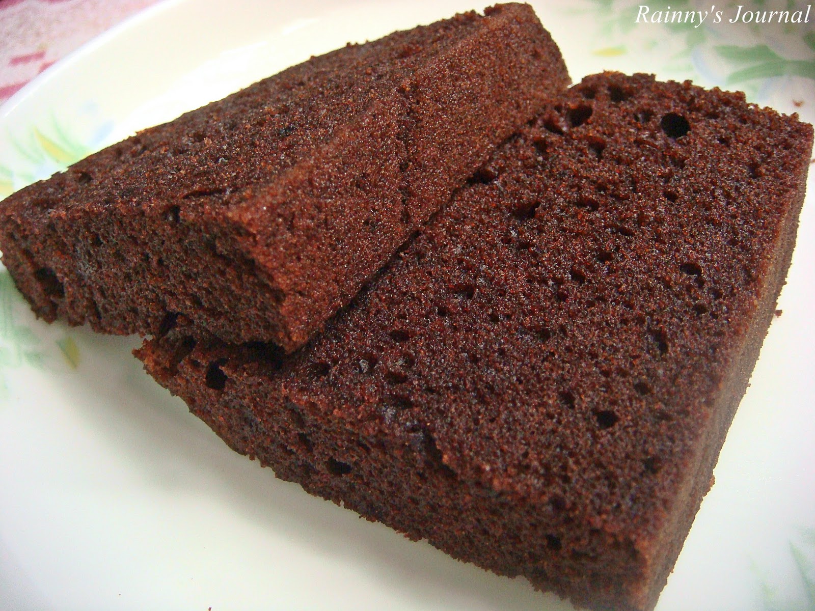 easy chocolate cake recipe The cake is indeed very moist, light and fluffy, even on the second 