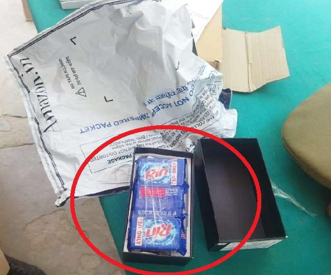 यूपी : कानपुर फतेहपुर में सिपाही ने आनलाइन शापिंग से मंगवाया मोबाइल फोन, वहीं पैकेट में निकली साबुन की टिकिया। 