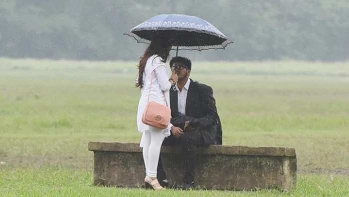 Rain Romantic Pics - Rain Pics Download - Rain Wet Couple Pic - bristi pic hd - NeotericIT.com