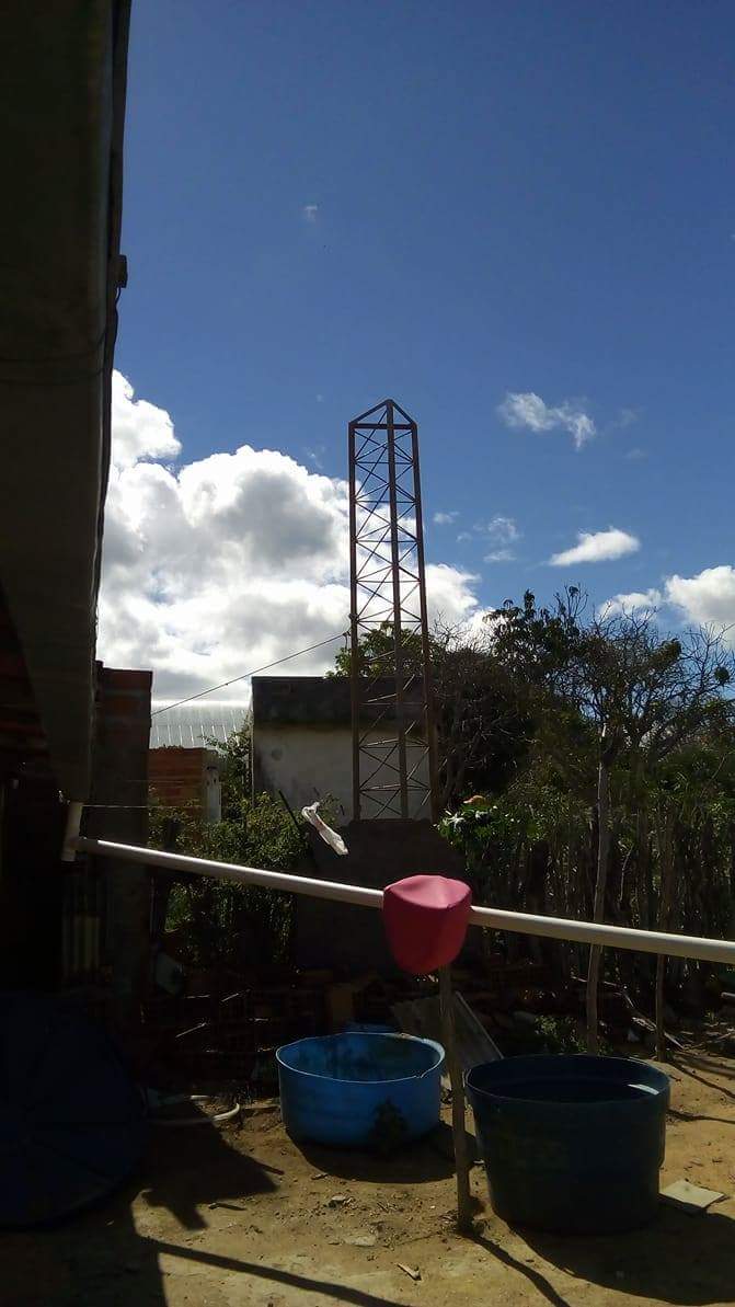 BOM JESUS DA SERRA: Após reportagem do Portal Penachinho,empresa responsável retira torre telefônica que amedrontava o Distrito de Água Bela.