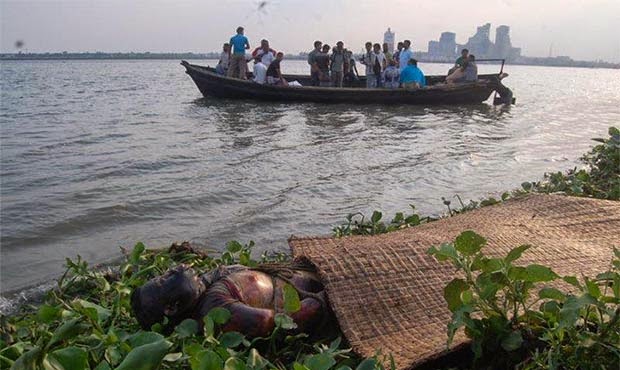 লাশ ডোবাতে ব্যবহার করা হয় রেশনের বস্তা? সেদিন যা ঘটেছিল by কামরুল হাসান