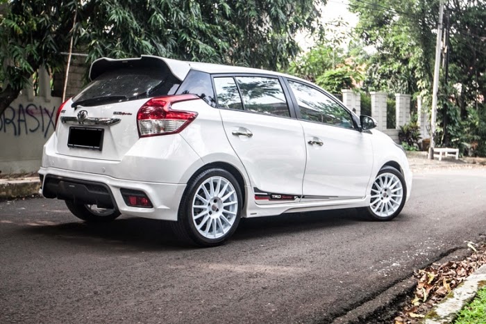 Modifikasi Ringan Mobil Toyota Yaris Velg Racing Terbaru 2014