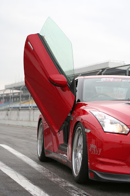 Nissan GT-R LSD Wing Doors