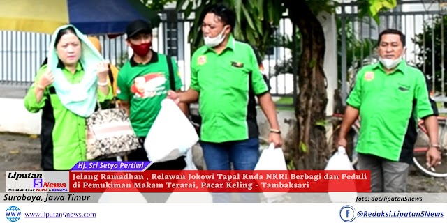Jelang Ramadhan , Relawan Jokowi Tapal Kuda NKRI Berbagi dan Peduli di Pemukiman Makam Teratai, Pacar Keling - Tambaksari