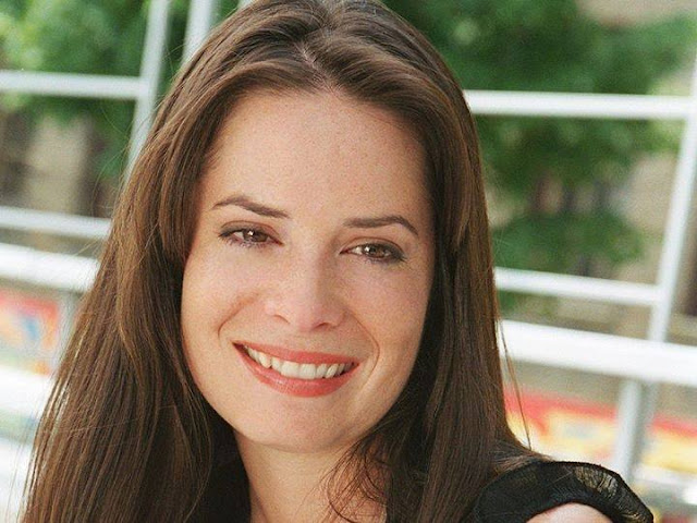 Holly Marie Combs Profile Pics Dp Images