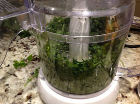 food processor with bail inside