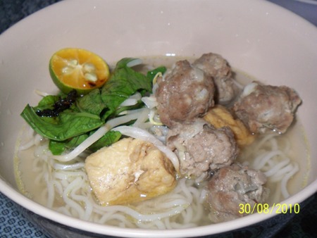 Tempat Fiza Simpan Resepi: Mee Bakso