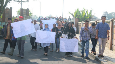 Minta Dikembalikan Ke Jalan Khatib Sulaiman, PKL di Padangpanjang Datangi DPRD