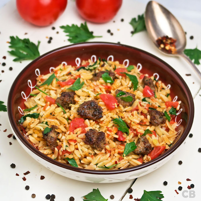 Recept: maak nu zelf Griekse orzo met tomaat en kruidig gehakt