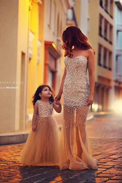 OUTFITS IDENTICOS: MAMA E HIJA