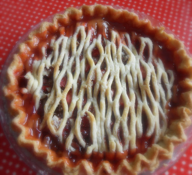 Strawberry and Rhubarb Pie