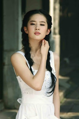 Chinese Actress Liu Yi Fei Photos and Biography 