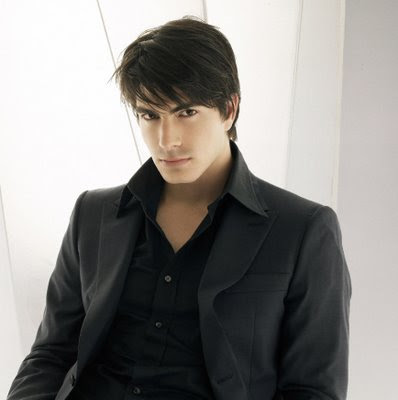 Celebtrity Short Layered Haircuts for Men 2010- Brandon Routh