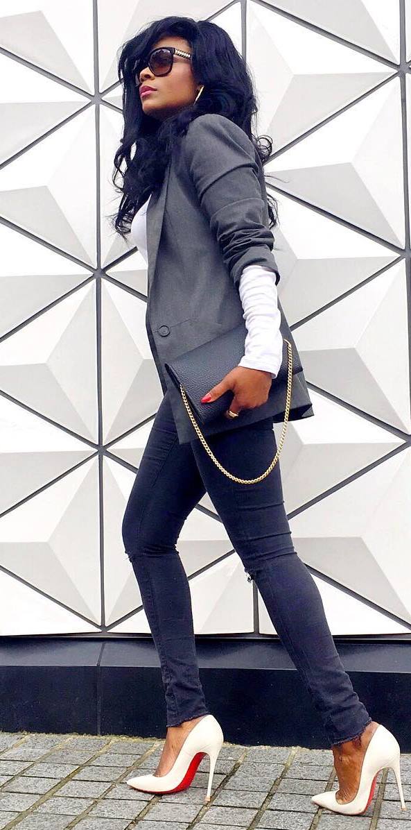 how to style a blazer : bag + skinny jeans + heels + white top
