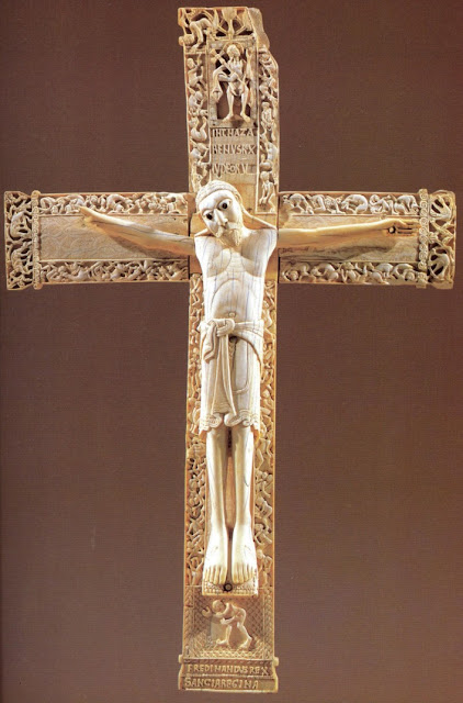 Resultado de imagen de cristo crucificado escultura románica