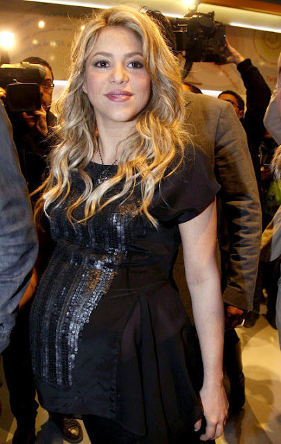 Shakira Latest Pictures 2013