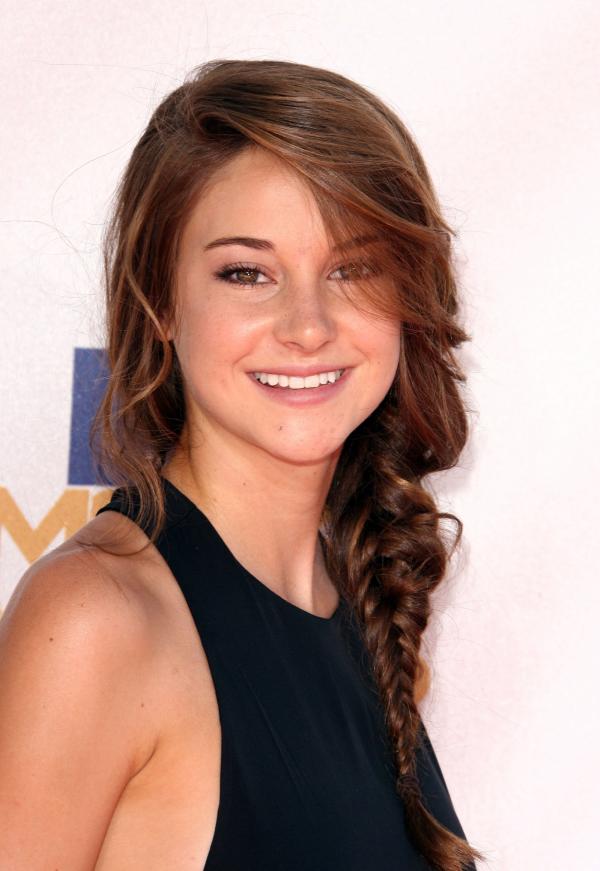 Ariana Grande Shailene Woodley were spotted at the 2010 MTV Movie Awards