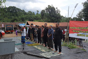 Polri Gelar Salat Jumat dan Salat Gaib Berjamaah di Lokasi Gempa Cianjur