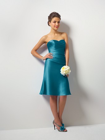 Here's a fabulous dress I found on Wedding Bee