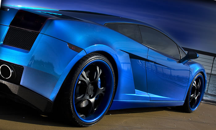 Lamborghini Gallardo in blazing blue There is a right way to customize