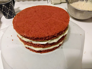 RED VELVET CAKE, red velvet, ricette americane, dolci, ricette, occasioni speciali, natale, san valentino, ricorrenze, cream cheese frosting, buttermilk, latticello homemade, fatto in casa