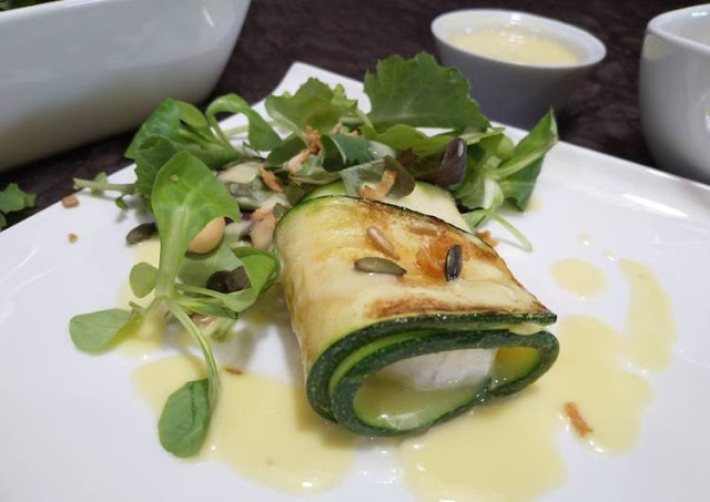 Ensalada de calabacín y queso de rulo