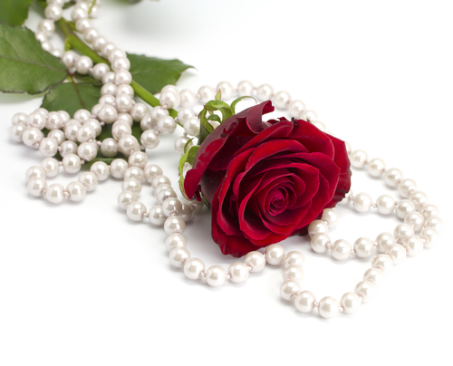 Rose and pearls emoticon