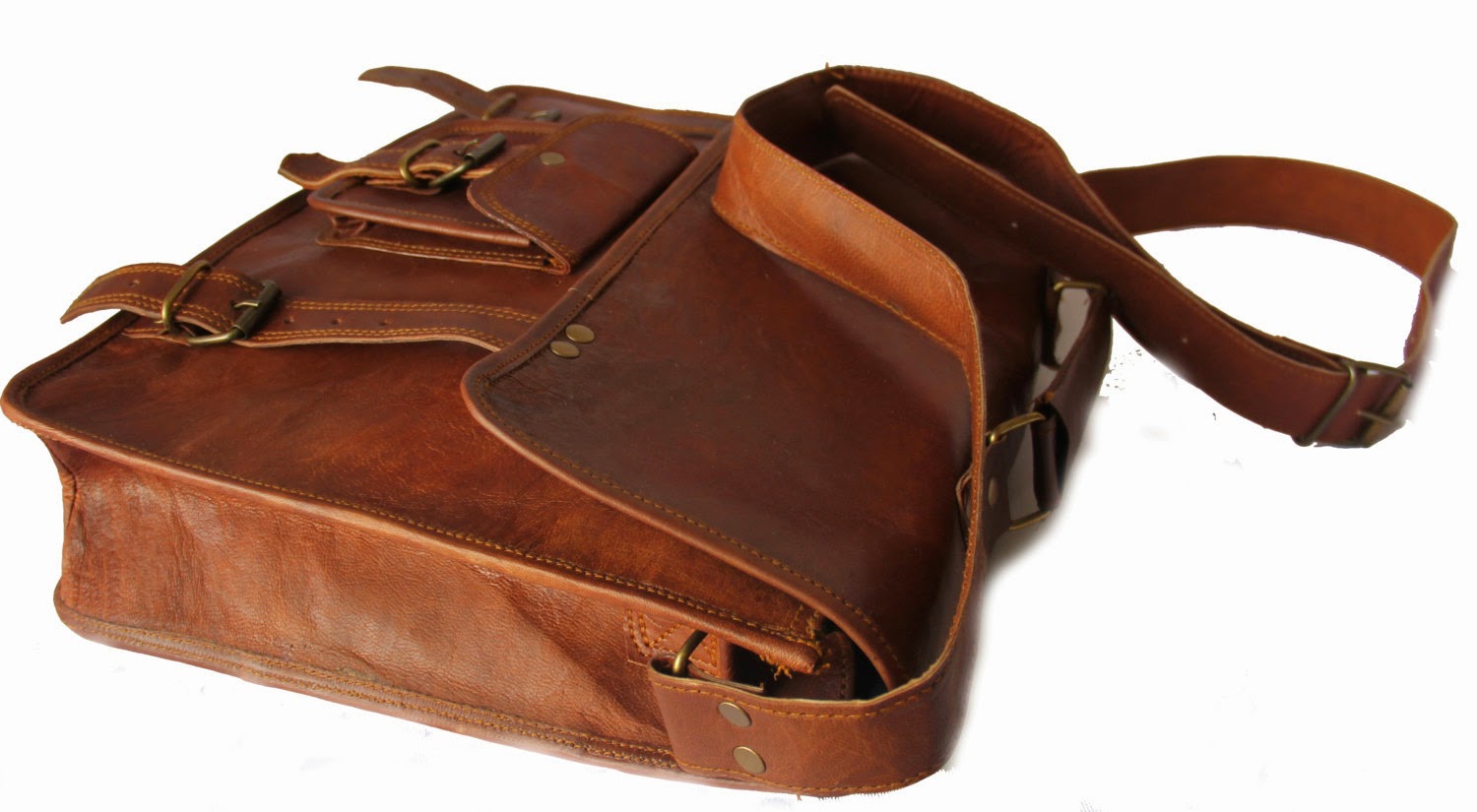 http://leatherhandmadebag.com/messenger-bag/handmade-leather-messenger-front-pocket-handmade-bags-13.html