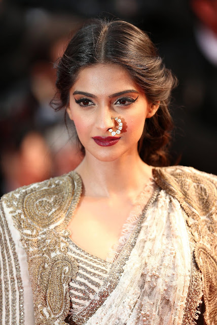 Sonam Kapoor Gallery - Bollywood Actress Gallery stills images