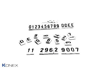 Números de Chumbo de 6mm com base em PVC, contendo 5 séries de algarismos de 0 a 9 totalizando 50 números mais 2 letras “D” (direita) e 2 letras “E” (esquerda) fabricado com base em Alumínio, acompanha um trilho metálico para composição do código.