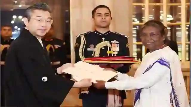 Envoys of five nations present credentials to the President of India