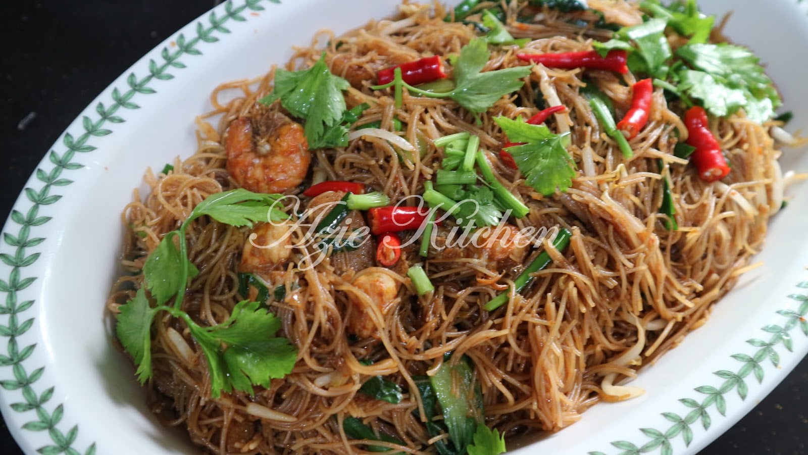 Mee Hoon Goreng Kicap Yang Sangat Sedap - Azie Kitchen