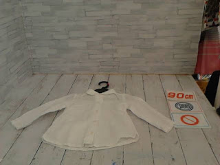 中古品　子供服　９０㎝　ホワイト　長袖シャツ　１００円