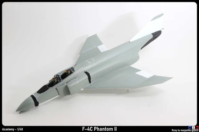 La mise en croix du F-4C Phantom II d'Academy au 1/48.