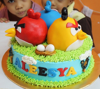 Angry Bird Cake